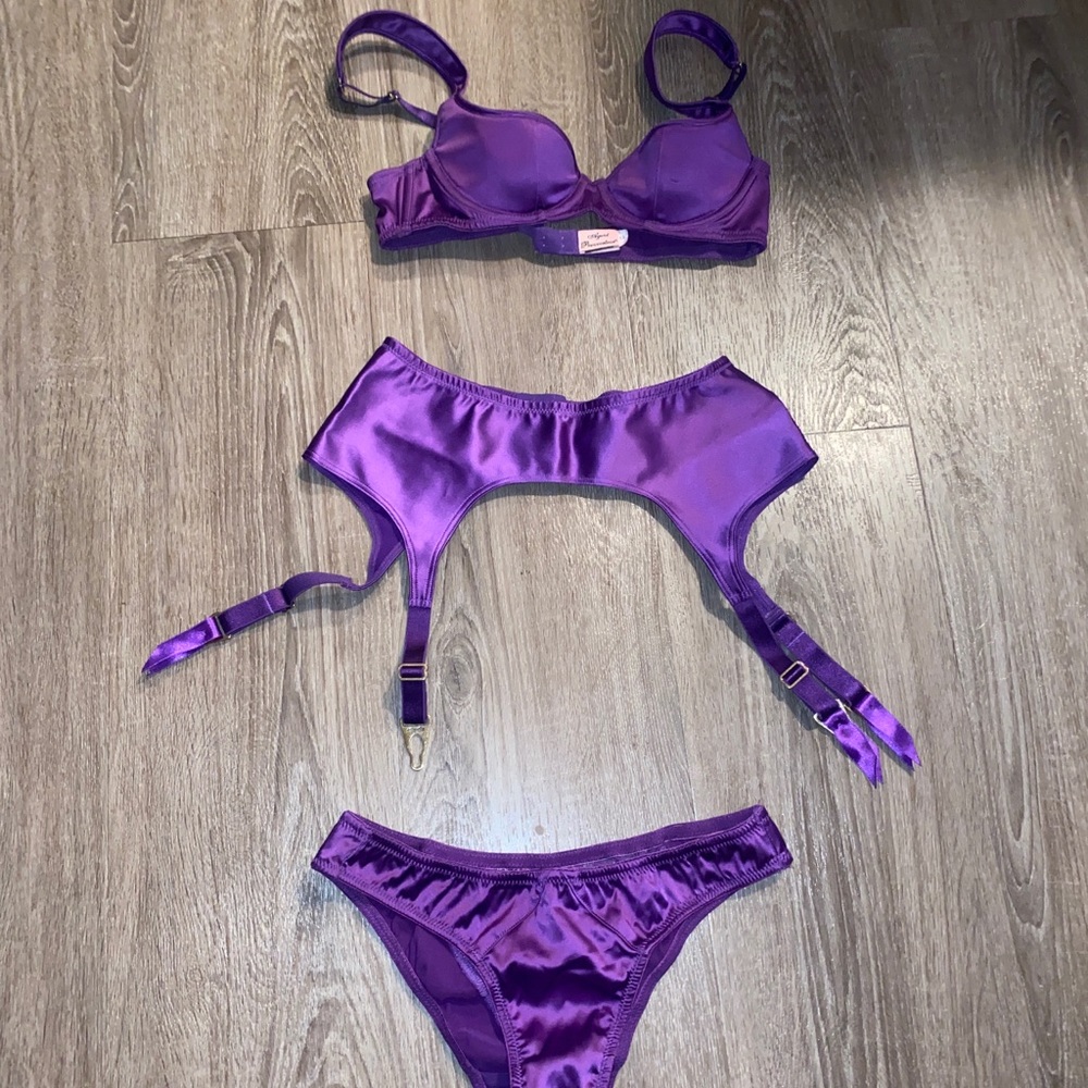 Agent provocateur purple set